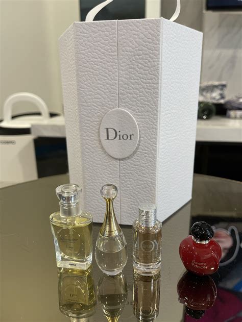 dior 30 montaigne parfum set|dior 30 montaigne pouch.